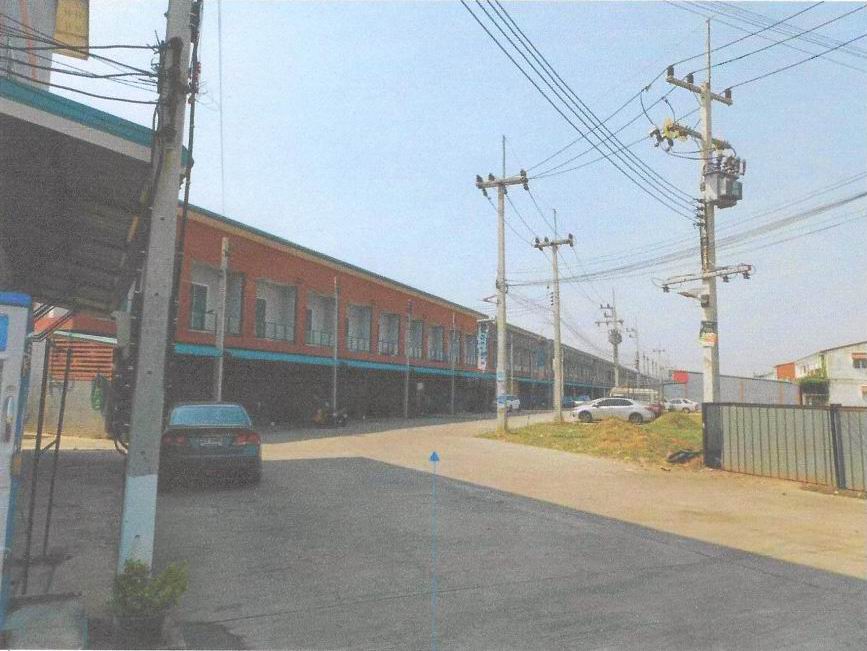 รูปที่ดินพร้อมสิ่งปลูกสร้าง ระแหง ลาดหลุมแก้ว ปทุมธานี
