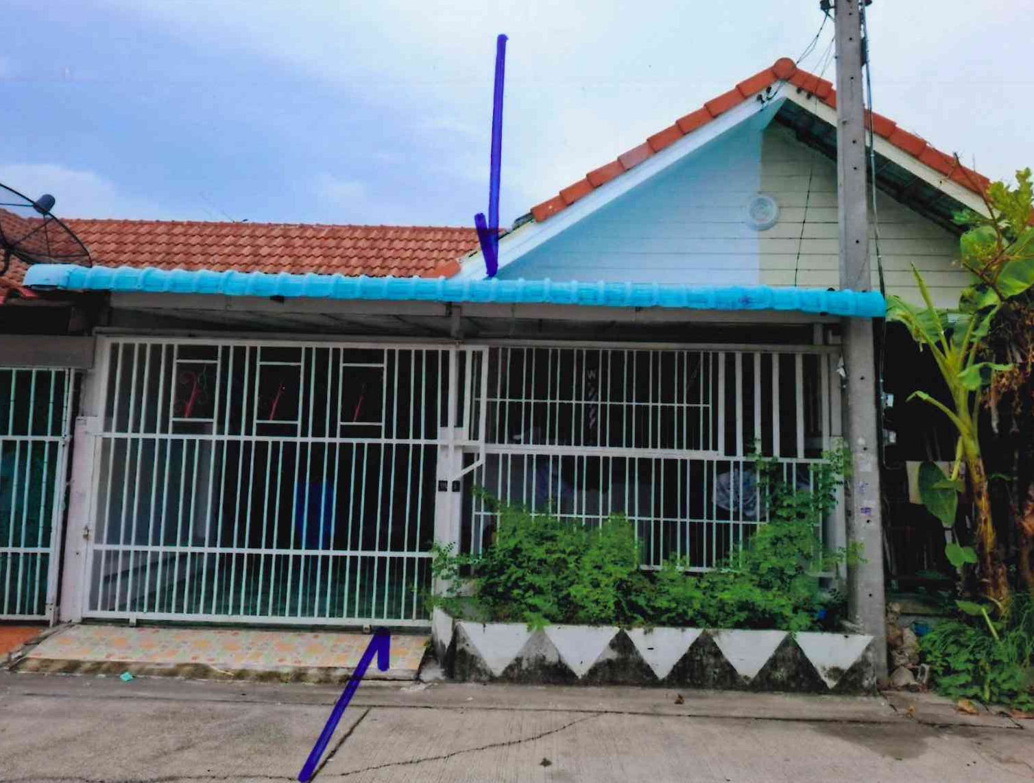 รูปที่ดินพร้อมสิ่งปลูกสร้าง ระแหง ลาดหลุมแก้ว ปทุมธานี