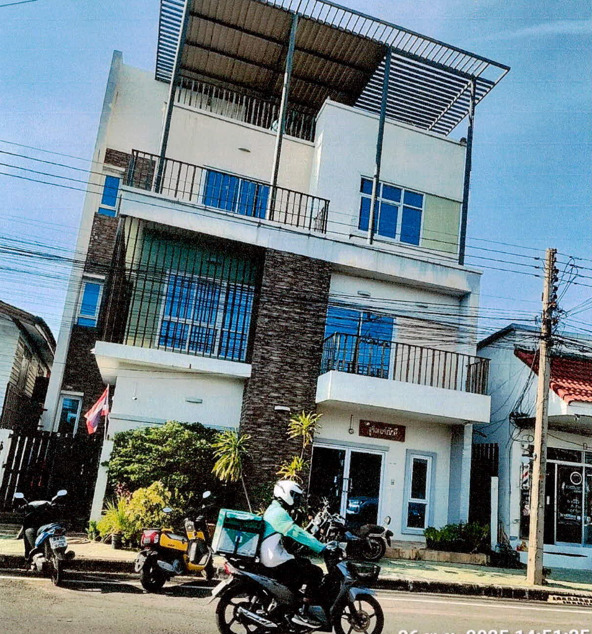 รูปที่ดินพร้อมสิ่งปลูกสร้าง ในเมือง เมืองสุรินทร์ สุรินทร์