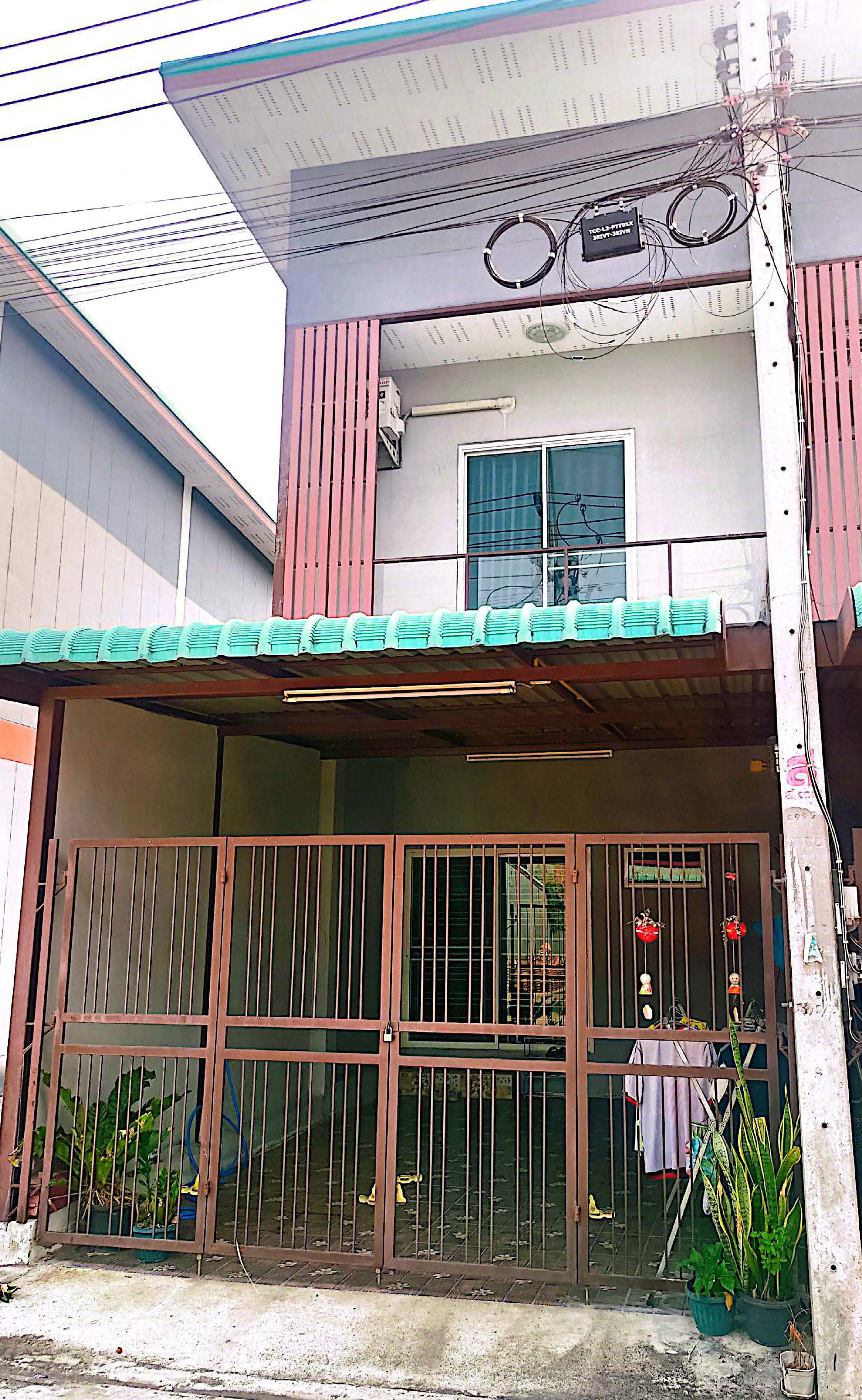 รูปที่ดินพร้อมสิ่งปลูกสร้าง ระแหง ลาดหลุมแก้ว ปทุมธานี