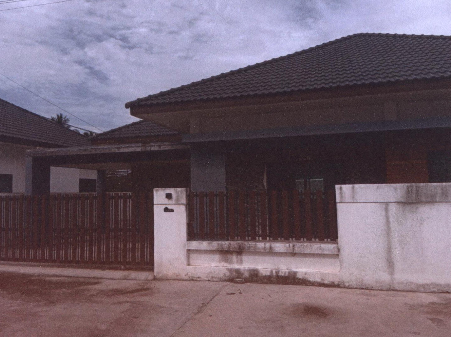 รูปที่ดินพร้อมสิ่งปลูกสร้าง หนองกบ บ้านโป่ง ราชบุรี