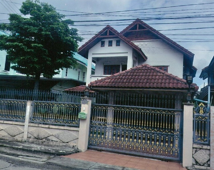 รูปที่ดินพร้อมสิ่งปลูกสร้าง จรเข้บัว บางเขน(ลาดพร้าว) กรุงเทพมหานคร
