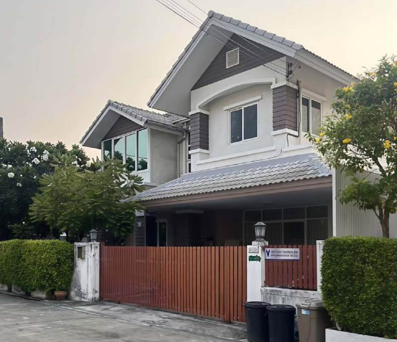 รูปที่ดินพร้อมสิ่งปลูกสร้าง จรเข้บัว ลาดพร้าว กรุงเทพมหานคร