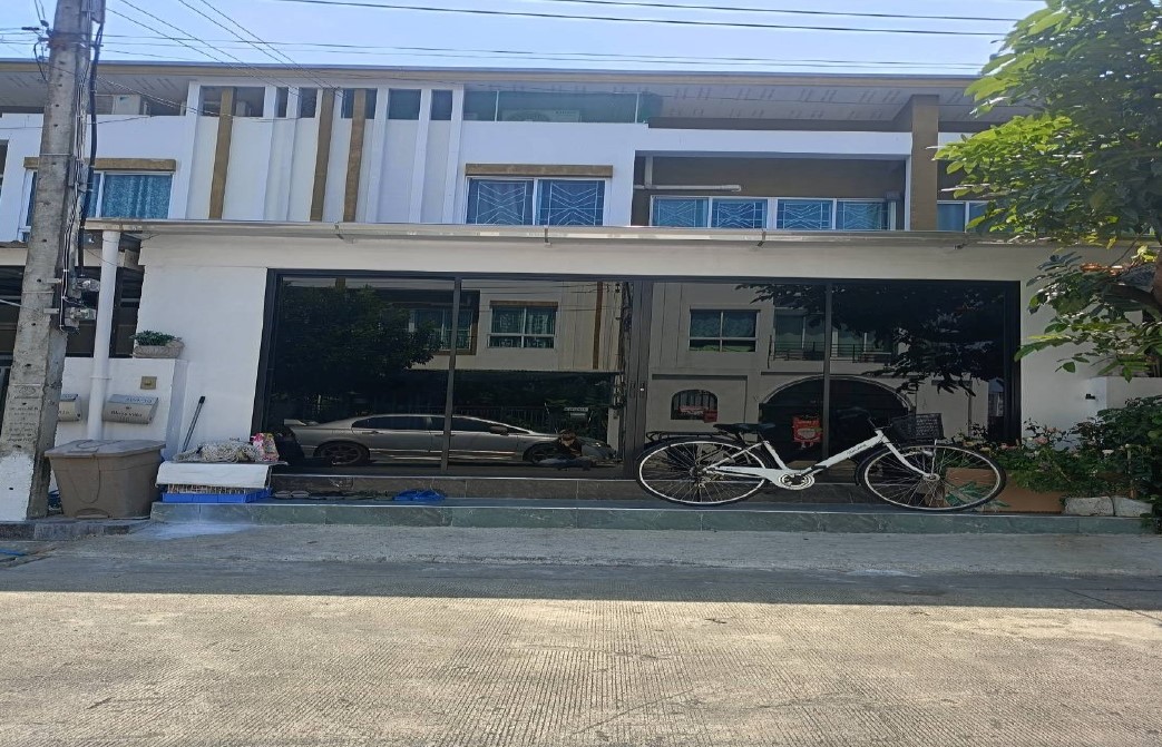 รูปที่ดินพร้อมสิ่งปลูกสร้าง บางชัน คลองสามวา กรุงเทพมหานคร