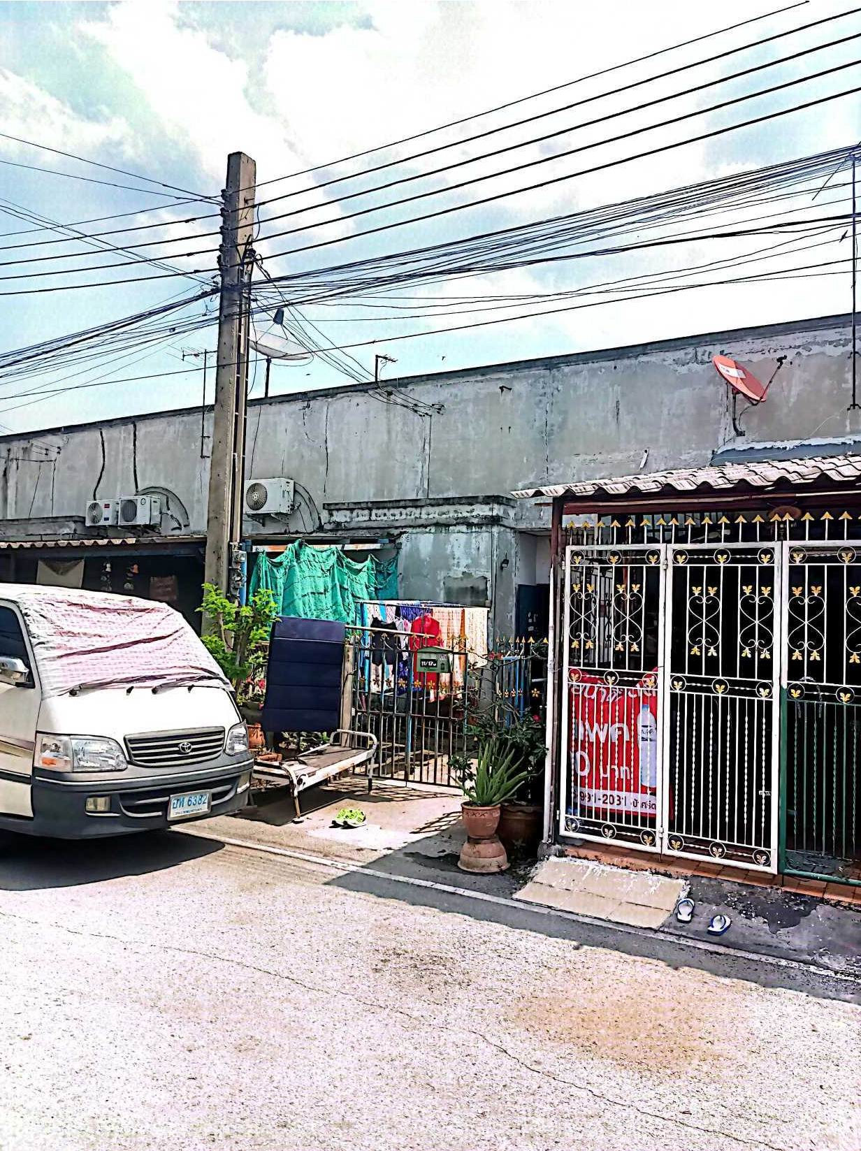 รูปที่ดินพร้อมสิ่งปลูกสร้าง ไทรน้อย ไทรน้อย นนทบุรี
