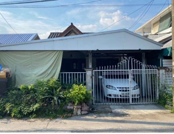 รูปที่ดินพร้อมสิ่งปลูกสร้าง สะพานสูง บางกะปิ กรุงเทพมหานคร