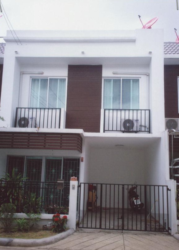 รูปที่ดินพร้อมสิ่งปลูกสร้าง จรเข้บัว ลาดพร้าว กรุงเทพมหานคร