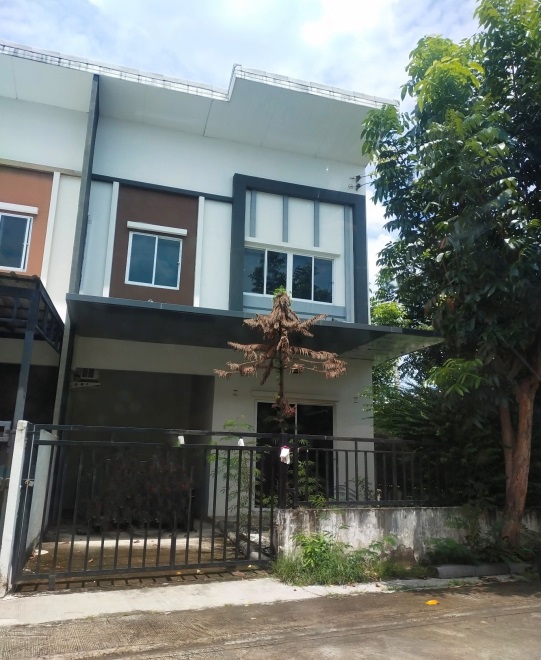 รูปที่ดินพร้อมสิ่งปลูกสร้าง สวนหลวง กระทุ่มแบน สมุทรสาคร