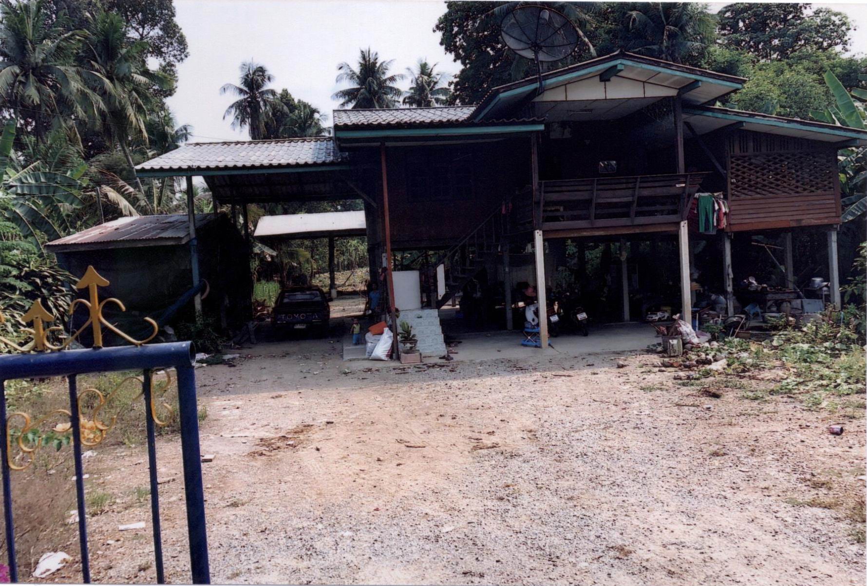 รูปที่ดินพร้อมสิ่งปลูกสร้าง บางขุด สรรคบุรี ชัยนาท