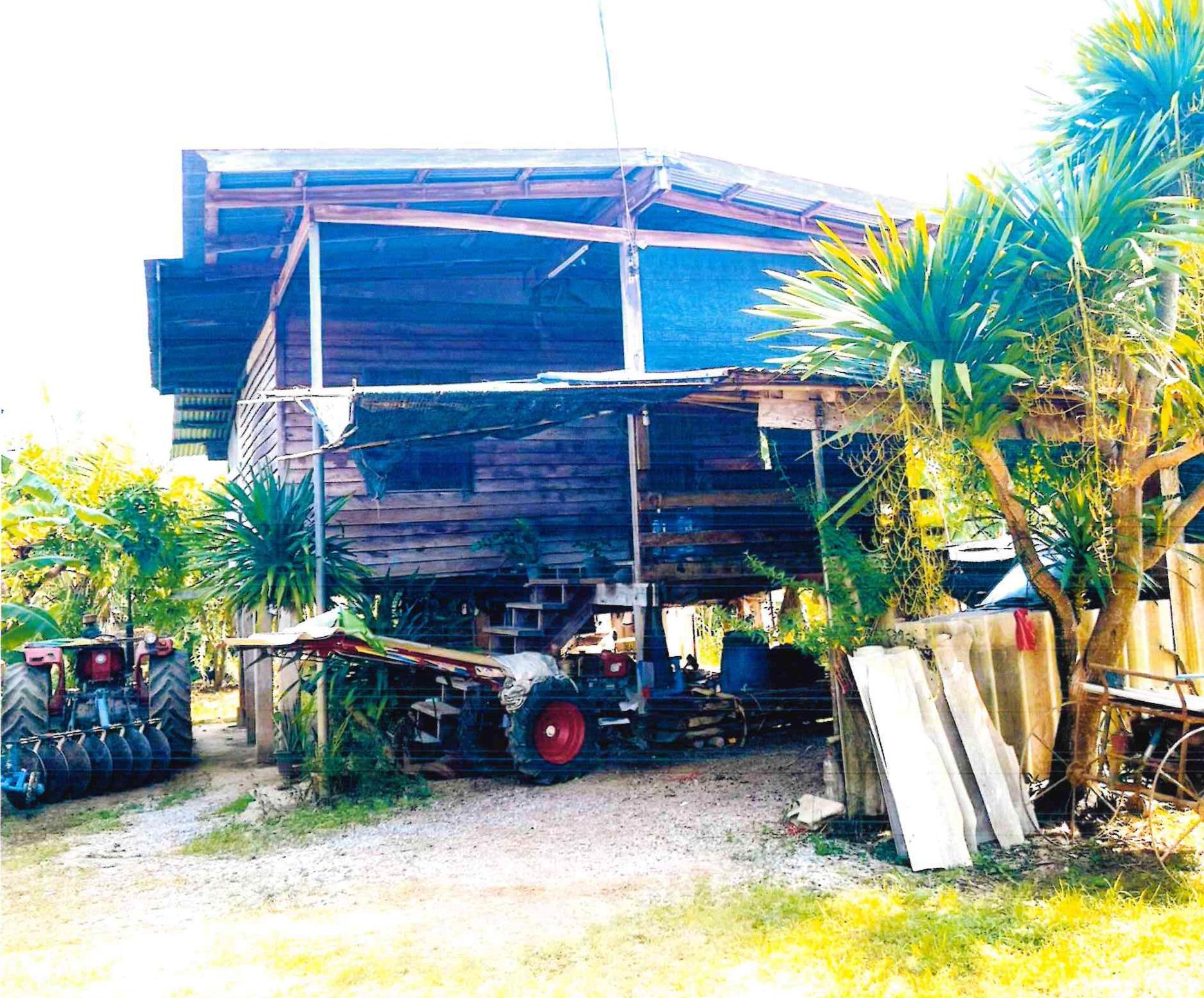 รูปที่ดินพร้อมสิ่งปลูกสร้าง สามเรือน ศรีสำโรง สุโขทัย