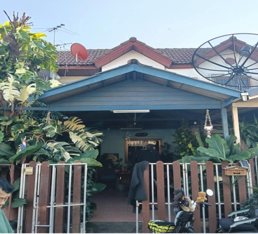 รูปที่ดินพร้อมสิ่งปลูกสร้าง ระแหง ลาดหลุมแก้ว ปทุมธานี