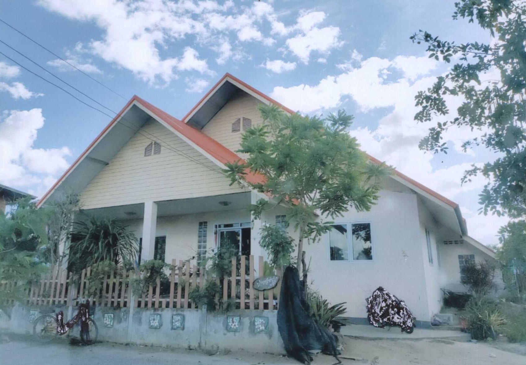 รูปที่ดินพร้อมสิ่งปลูกสร้าง ละทาย กันทรารมย์ ศรีสะเกษ