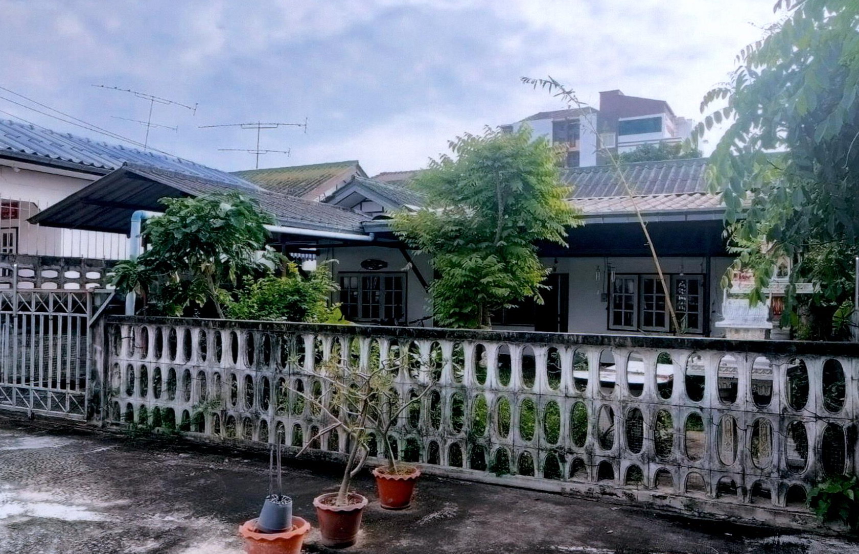 รูปที่ดินพร้อมสิ่งปลูกสร้าง ในเมือง เมืองบุรีรัมย์ บุรีรัมย์