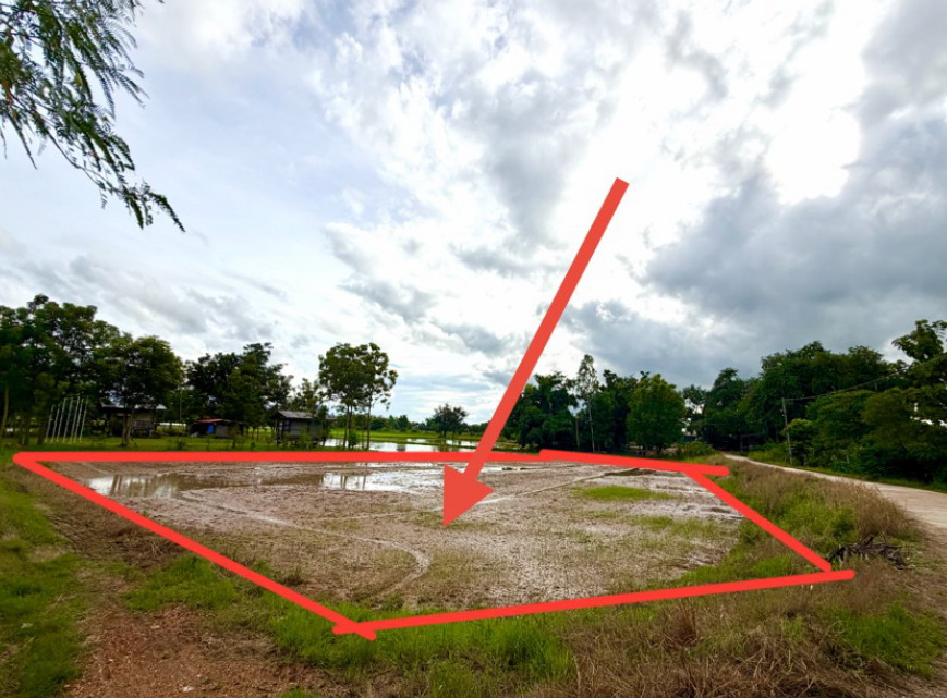 รูปที่ดินว่างเปล่า ราวต้นจันทร์ ศรีสำโรง สุโขทัย