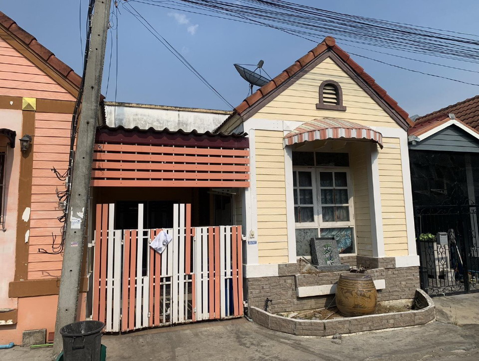 รูปที่ดินพร้อมสิ่งปลูกสร้าง ระแหง ลาดหลุมแก้ว ปทุมธานี